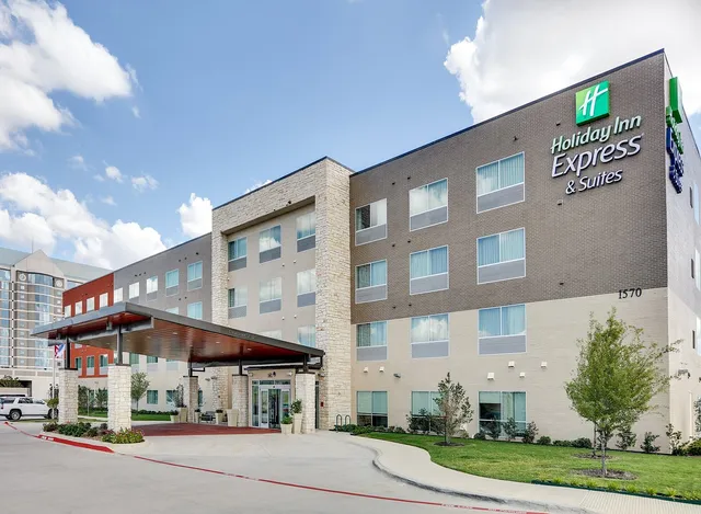 Holiday Inn Express & Suites Dallas NW - Farmers Branch by IHG