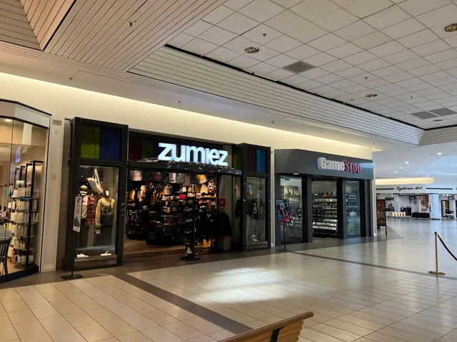 Zumiez