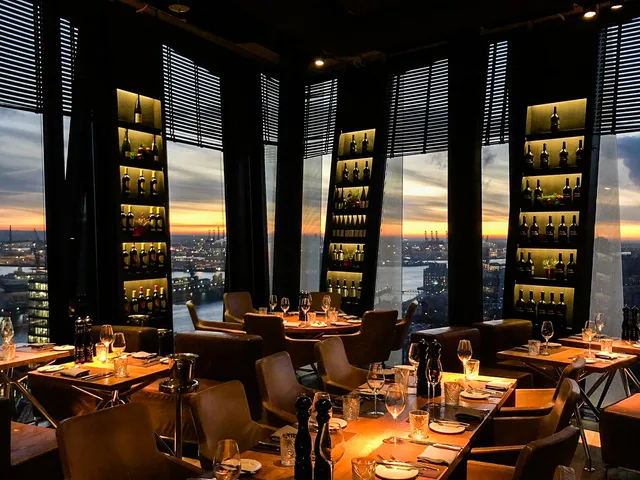 clouds Heaven’s Bar & Kitchen