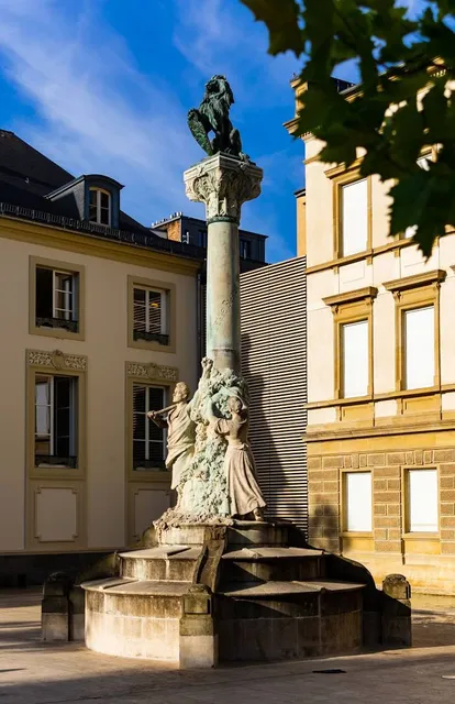 Monument To Dicks & Lentz