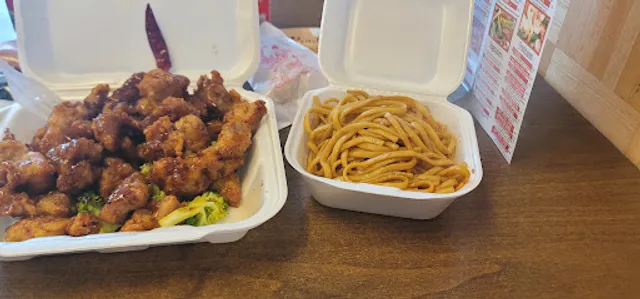 Pearl Top Chinese Restaurant / Carrier Chicken & Seafood