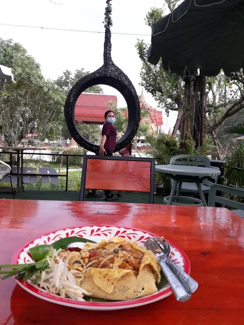 ข้าวกระเพราหน้าวัด