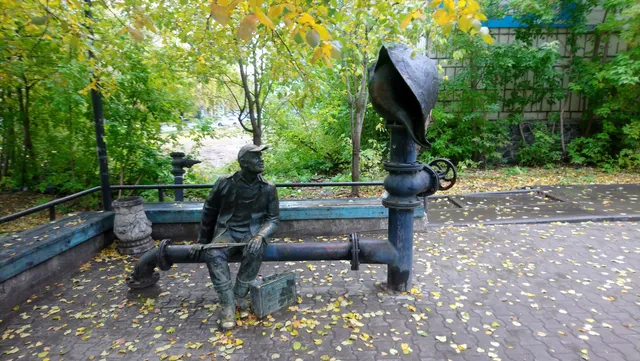 Памятник Водопроводчику