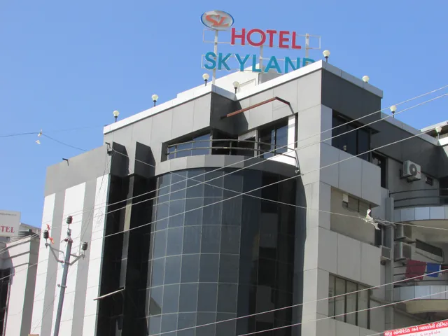 OYO Home Hotel Skyland