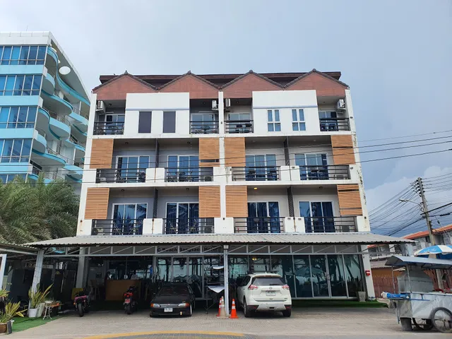 C Beach Bangsaen Hotel