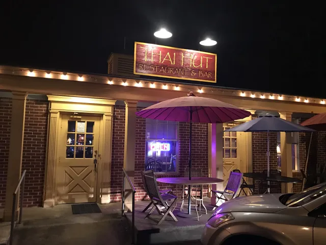 Thai Hut Restaurant & Bar