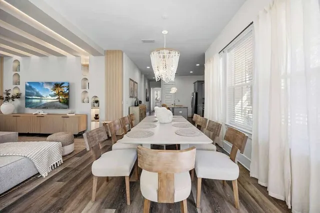 Dream Home Steps from Emerald Beach