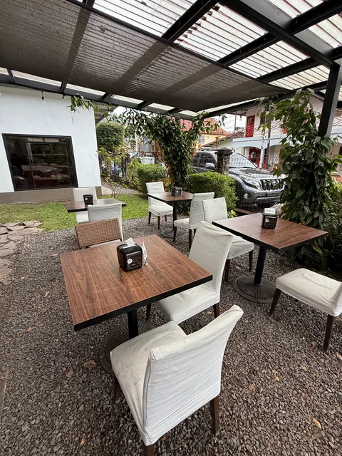 Morton's Bakehouse Panaderia