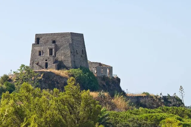 Ruderi del Castello Normanno