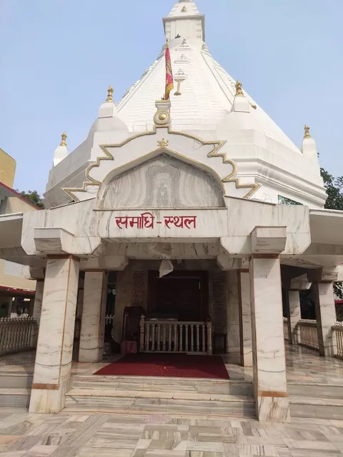 Sri Hanuman Birla Mandir, Baba neem karori ashram
