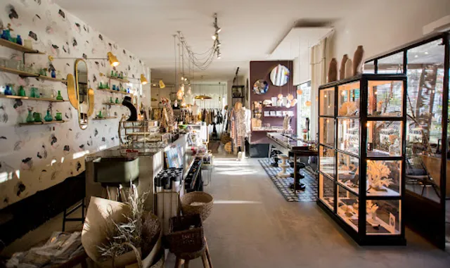 Comptoir 102 Concept Store & Healthy Cafe