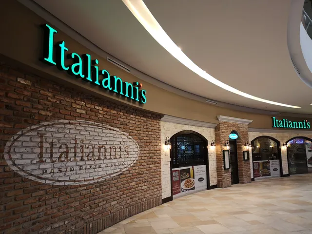 Italianni's Las Antenas