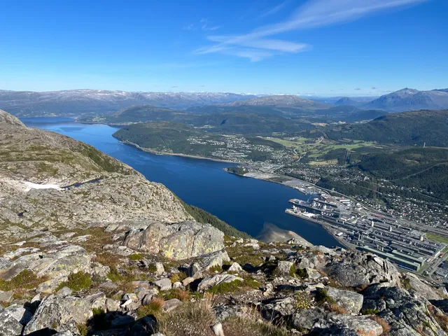 Øyfjellvarden (818 moh)