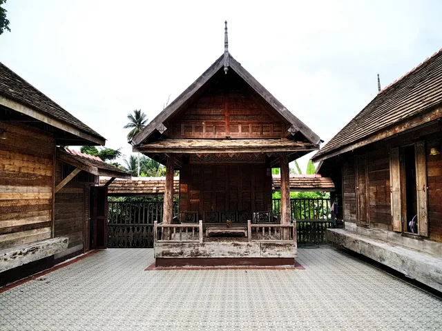 พิพิธภัณฑ์เรือนลับแลโบราณ เลอ ลับแลง