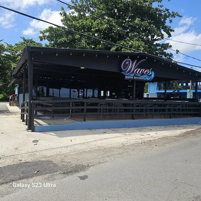 Waves Seafood Restaurant Aguada