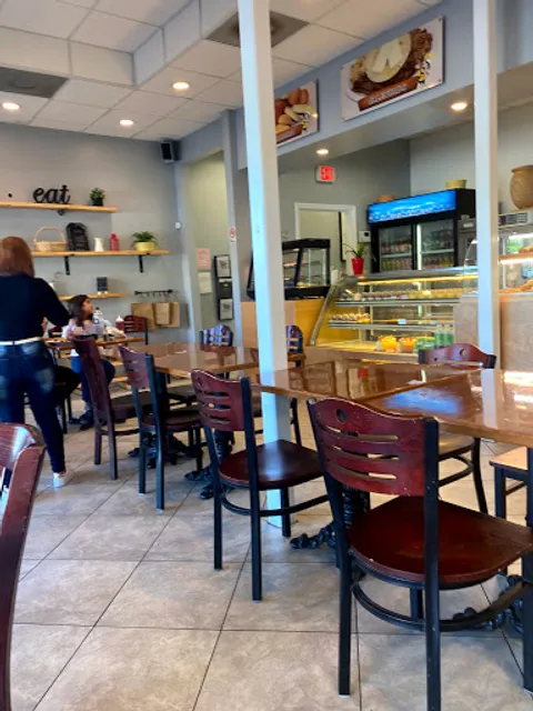 Ya esta El Pan Restaurant & Bakery