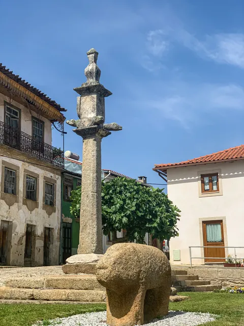 Pelourinho de Torre de Dona Chama