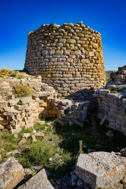 Nuraghe Piscu (S'Omu 'e S'Orcu)