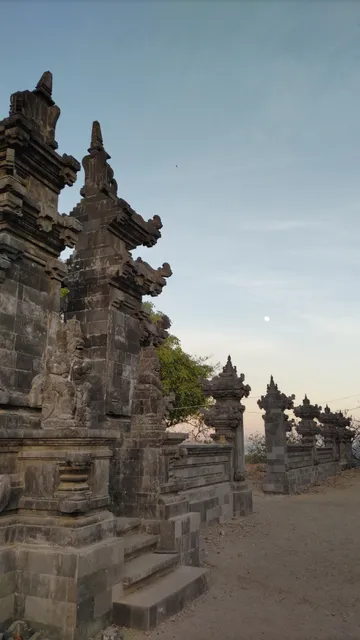 Pura Giri Natha Dili