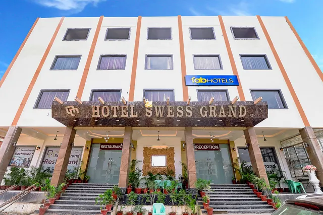 FabHotel Swess Grand - Hotel in Tajganj
