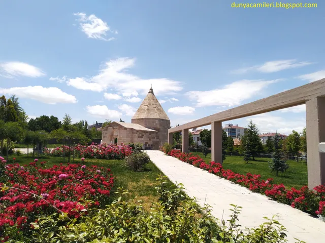Bektaş Efendi Türbesi