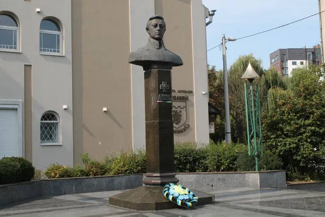 The monument to Simon Petliura