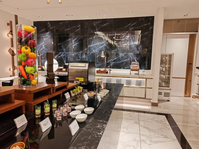 エキシビションルーム サルーテ