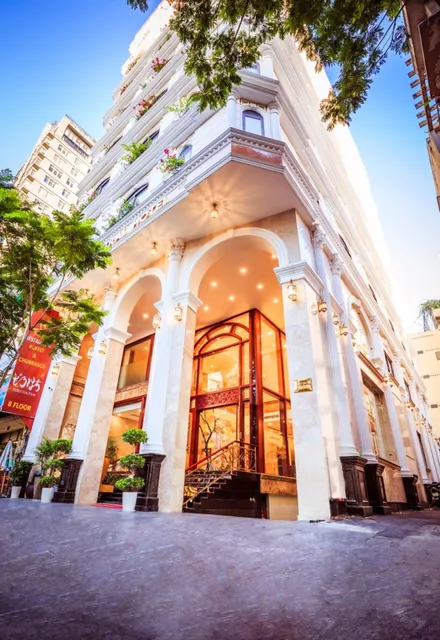 HAPPY LIFE GRAND HOTEL& SKY BAR