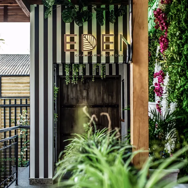 Eden Champagne Garden