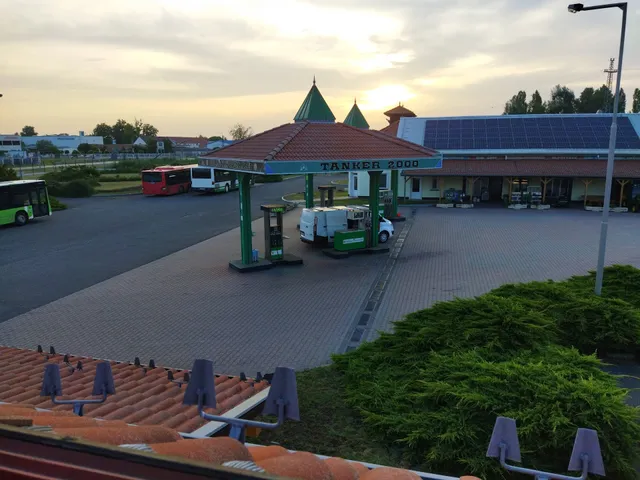 Kőrös Hotel és Kávézó