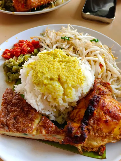 Kedai Makan Minang Maimbau