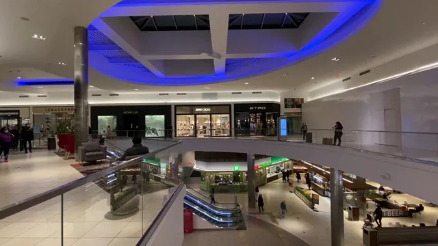 Fashion Outlets of Chicago Parking Garage