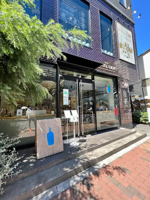 Blue Bottle Coffee - Hiro-o Cafe