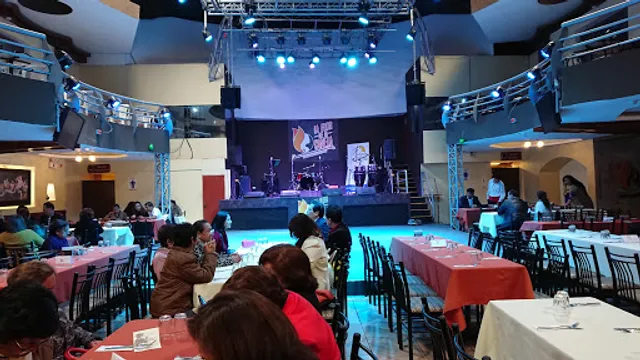 La Flor de la Canela