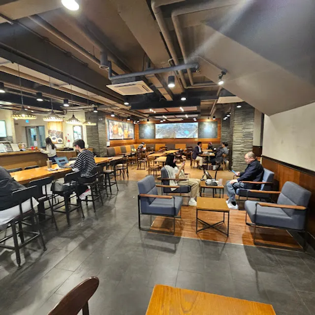 Starbucks Gyeongbokgung Station