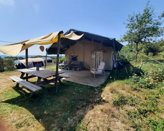 Camping en verhuur accommodaties Le Petit Montperroux