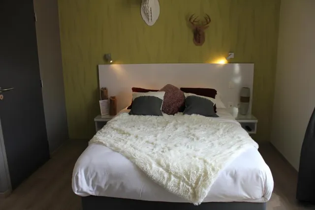 GITES DE MAILLEMONT à LEROUVILLE 55200 (MEUSE)