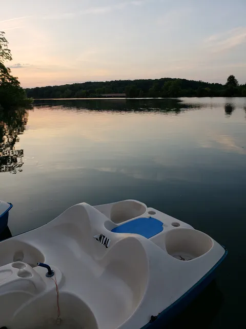 AOS Oarhouse Boat Rental