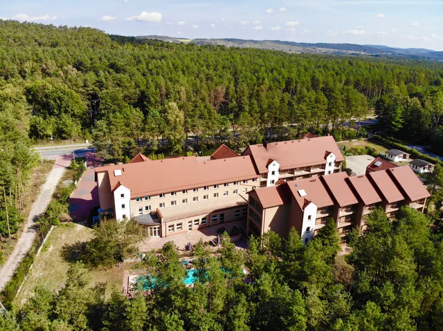 Ośrodek Wczasowy Wierna (Noclegi Kolonie Obozy Imprezy okolicznościowe)