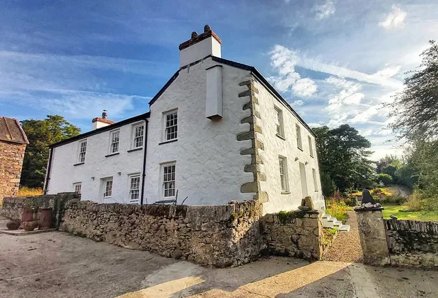 Hen Ffermdy Bed and Breakfast