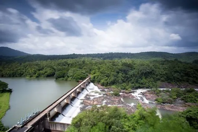 Weir at Ottakkal View Point