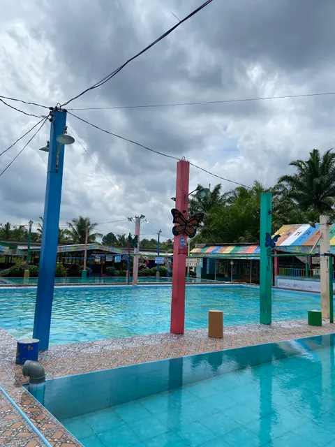 Pemandian Air Panas Sumber Padi