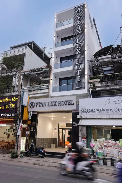 Vyan Lux Hotel