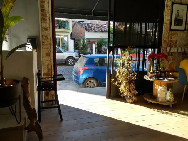 Mi Cafe Restaurant & Coffee Shop