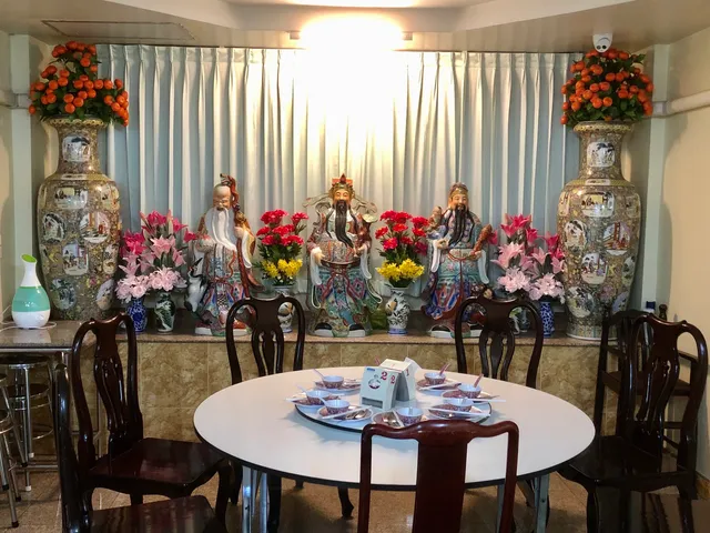 Ngwan Lee Charoen Nakhon