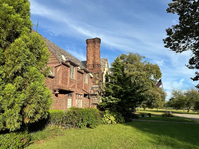 Lannin House, Eisenhower Park