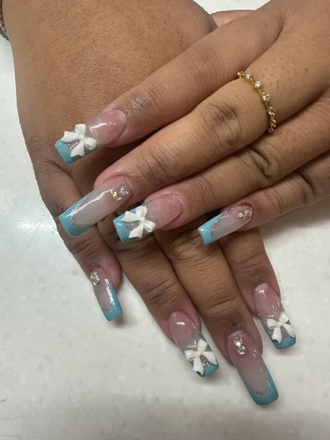 Hot Tips Nails and Spa