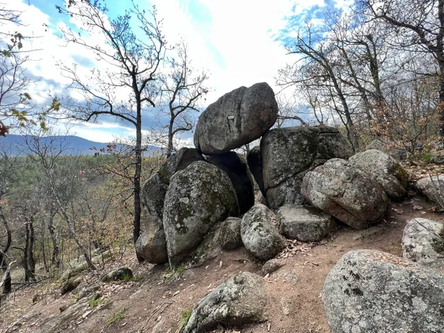 Пиростията - мегалит