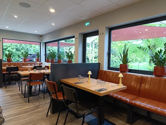 Jordan Tomas - Pizza Mamamia Mions