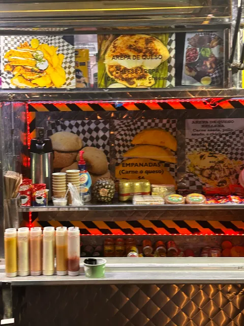 Colombian’s Food Factory (Food Court)